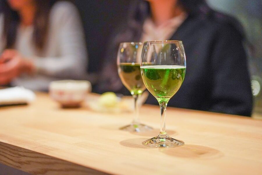 Kyoto: Foodie Night Tour in Gion with 9 dishes + 6 Sake - Meeting point at Gion Shijo: getting your bearings fast