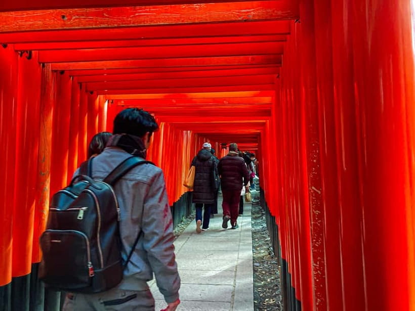 Kyoto: Fushimi Inari Night Walking Tour with Guide - Finding Your Guide at JR Inari Station, the Easiest Start in Kyoto