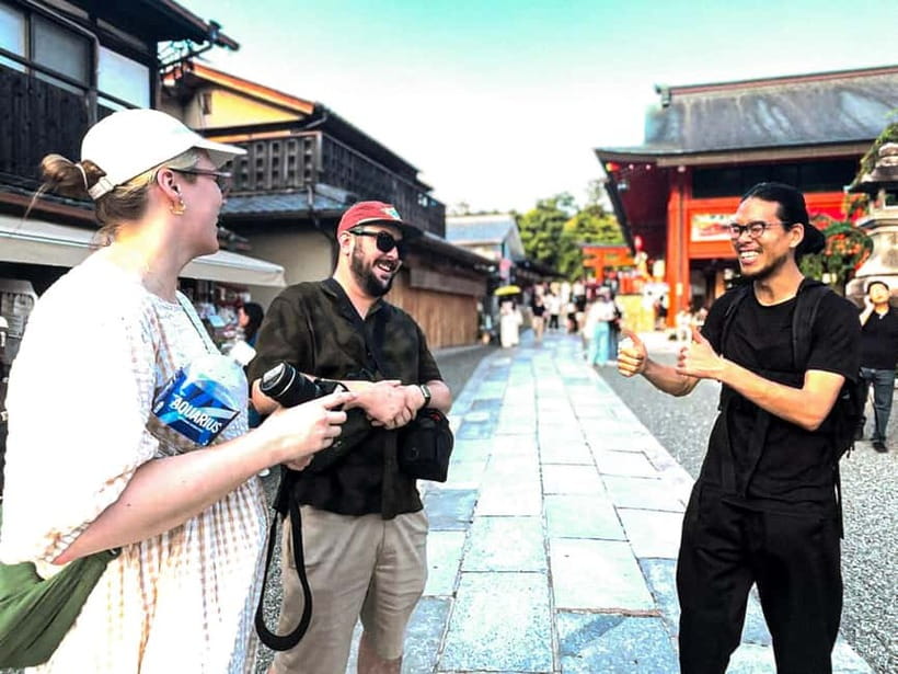 Kyoto: Fushimi Inari Night Walking Tour with Guide - Fushimi Inari Taisha After Dark: Lantern Light Changes Everything
