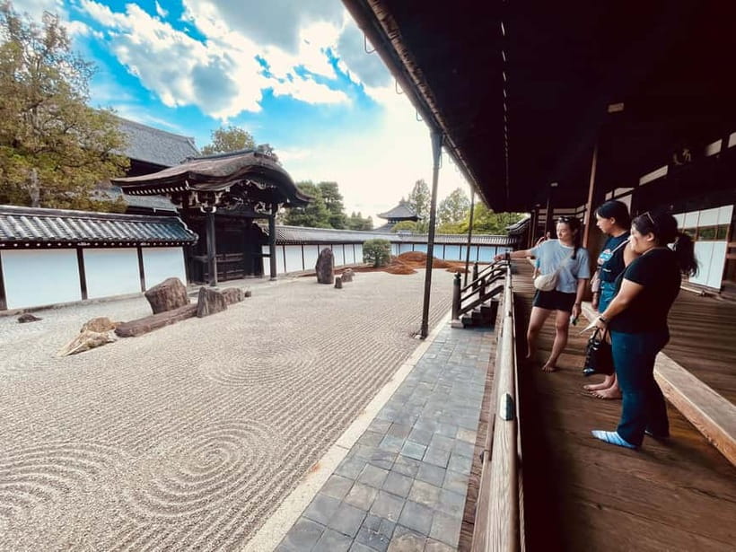 Kyoto: Fushimi Inari Shrine and Tofukuji Temple E-Bike Tour - Tofukuji Temple and the Zen Garden Pause That Balances the Day