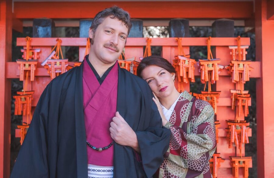 Kyoto: Fushimi Inari Shrine Private Photoshoot - The thousands of torii gates: Senbon Torii corridor as your photo backbone