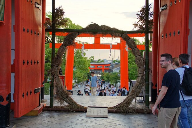 Kyoto: Fushimi Inari Shrine Walking Tour - Crowds and Comfort: Why the Evening Start Matters