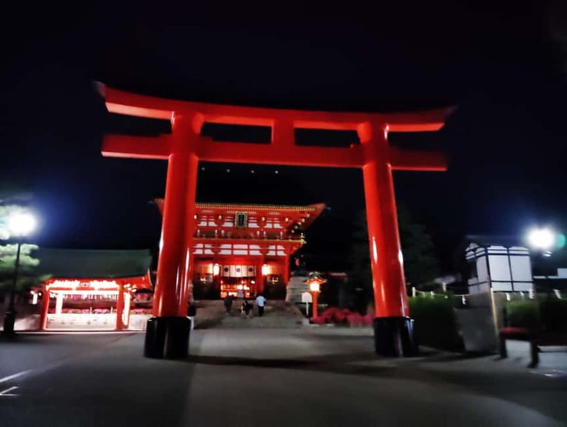 Kyoto: Fushimi Inari Taisha Night Tour with Guide - Walking Through Glowing Torii Gates Under Moonlight