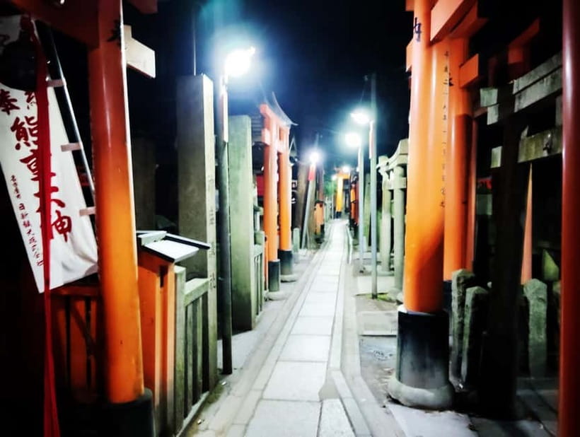 Kyoto: Fushimi Inari Taisha Night Tour with Guide - Kyoto Light Views From Higher Ground, Then a Clean Exit