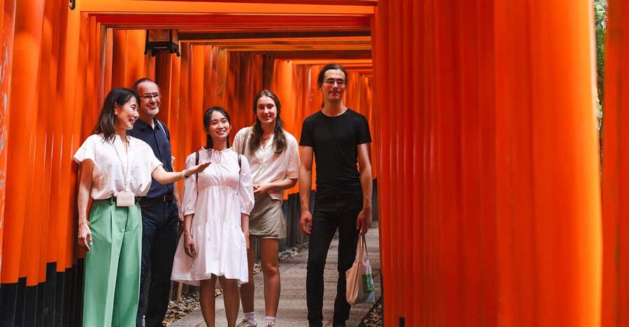 Kyoto: Fushimi Inari Taisha Shrine Walking Tour with Guide - Meeting at Kyoto Station, finding Kyo-Navi fast, and starting stress-free