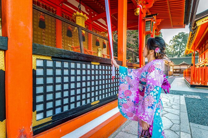 Kyoto Fushimi Inari Taisha Walking Tour with Audioguide - The three peaks concept: pacing yourself without a crowd
