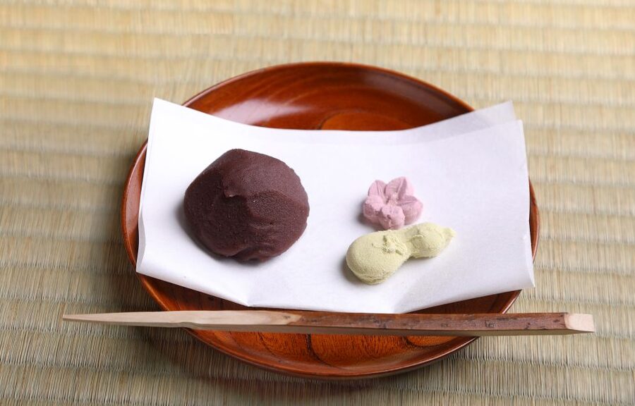Kyoto Fushimiinari:Wagashi Making & Small Group Tea Ceremony - Tea ceremony basics: manners, history, and the hanging scroll