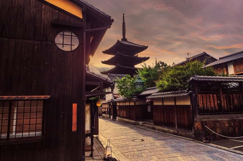 Kyoto Geisha Walking Tour: Gion District & Hidden Gems - Key things you will notice on this Gion walk