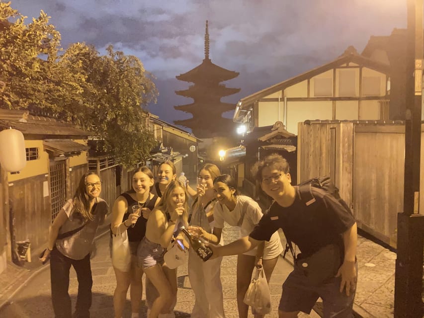 Kyoto: Gion Evening Walk with Hidden Gems, Geisha & Sake - The sake part: how the included cup fits the experience