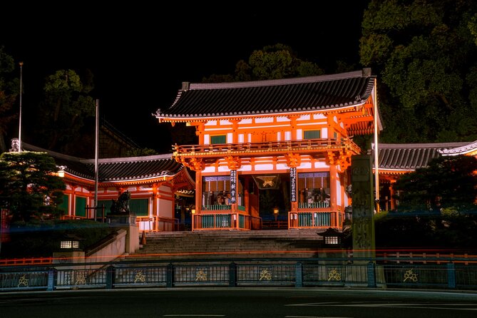 Kyoto: Gion Geisha District & Sake-in-Hand Walking Tour - Sannenzaka and Ninenzaka slopes: old streets you can actually walk