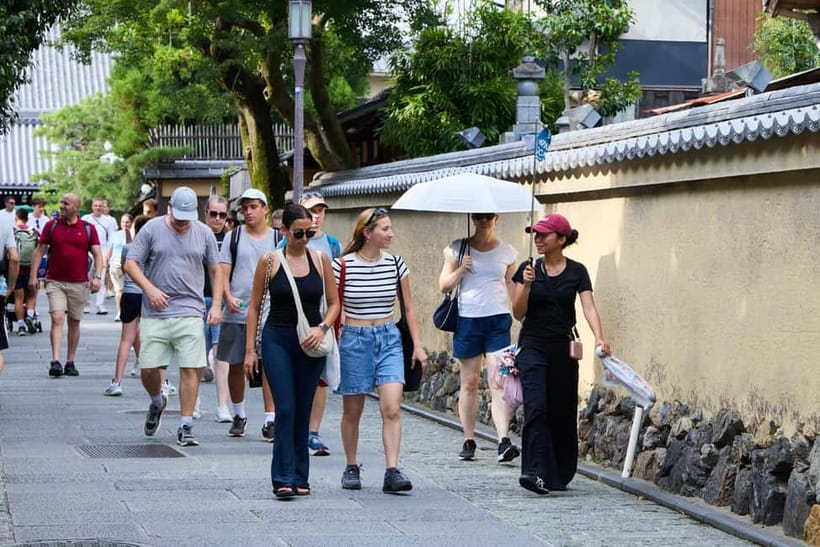 Kyoto: Gion Geisha District Walking Tour and Hidden Gems - Price and value: is $25 worth 3 hours with a guide?