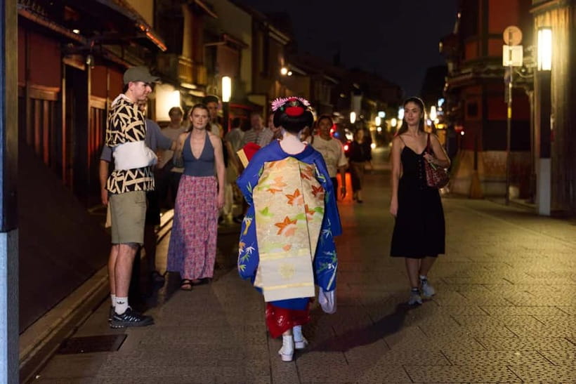 Kyoto: Gion Geisha District Walking Tour - Stories of Geisha - Nighttime Gion and Pontocho: What You Actually Get in Two Hours