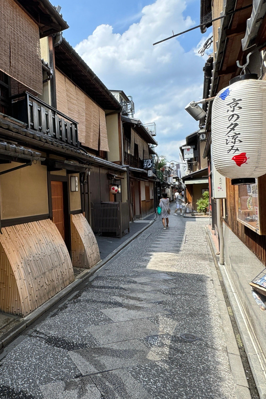 Kyoto: Gion Geisha District & Yasaka Shrine Walking Tour - A 90-Minute Gion Walk That Focuses on Traditions, Not Photo Ops