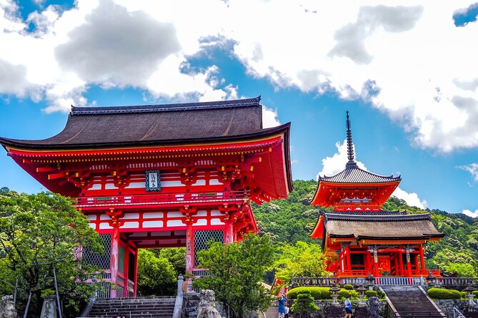 Kyoto Gion Historical Walking Tour - Meeting at Ben’s Cookies Shijo, Then a Smooth Start