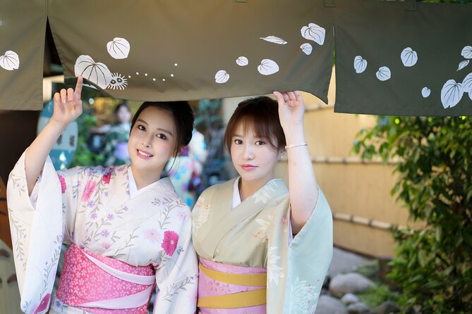 Kyoto Gion Kimono Dressing with Hairstyle & Photoshoot - Choosing From 700+ Kimono Styles Near Okimono-ya Gion