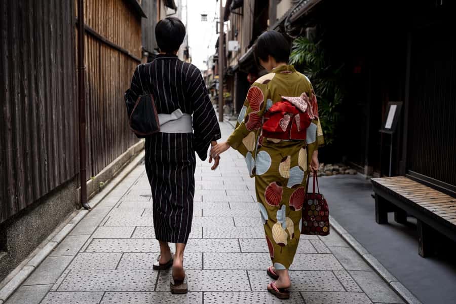 Kyoto: Gion Morning/Night Walking Tour - What your guide actually adds, and why it’s part of the value