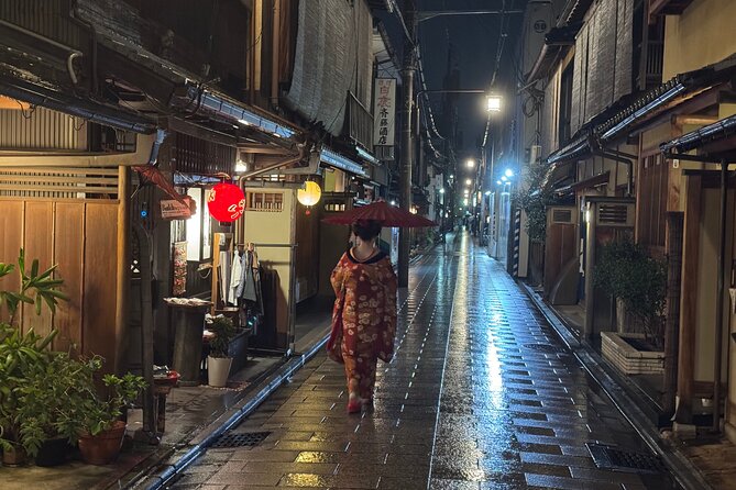 Kyoto Gion Night Tour: Discover Geisha District and Hidden Gems - Hanamikoji Street: Where You Look for Geisha and Machiya
