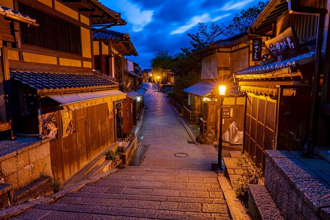 Kyoto: Gion Night Walking Tour with Geisha Insight - Why a Gion night walking tour is worth your time