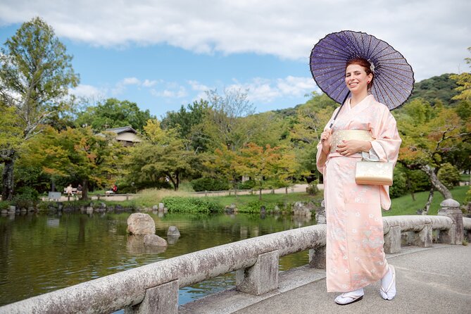 Kyoto Gion Photoshoot - Private Session | Pro Photographer - The 60-minute flow: from shrine gate to portrait-ready alleys