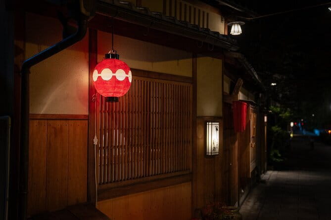 Kyoto: Gion & Pontocho Food Tour with 13 Dishes - Why a Gion and Pontocho Night Tour Makes Sense
