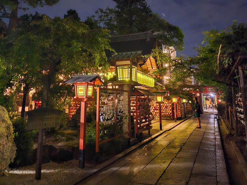 Kyoto: Gion Sunset Walking Tour with Local Guide - Key things you will love about this Gion sunset walk