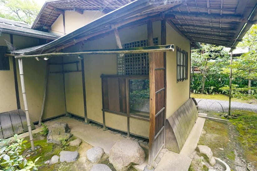 Kyoto Gion Tea ceremony & Wabi-sabi Walking Tour - The tea ceremony with a tea master: choosing your bowl and tasting season