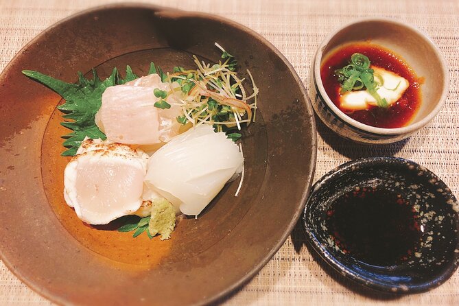 KYOTO GION Walking PRIVATE Tour and Customized Kappo Dinner - Gion After 5:00 pm, when the streets slow down