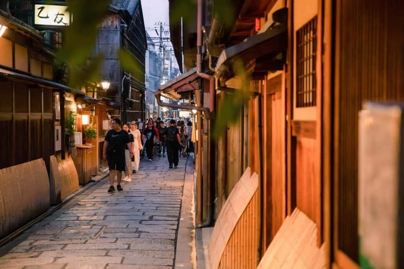 Kyoto: Gion World of the Geisha Guided Walking Tour - A practical way to understand Gion’s geisha world