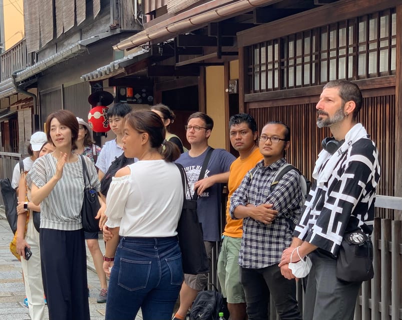 Kyoto: Gion World of the Geisha Guided Walking Tour - Gion for 80 minutes: Kagai stories, Maiko vs Geiko