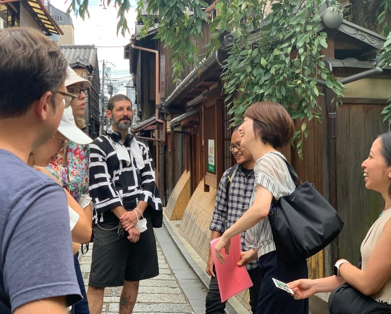 Kyoto: Gion World of the Geisha Guided Walking Tour - What to wear, and how to prepare for walking in Kyoto