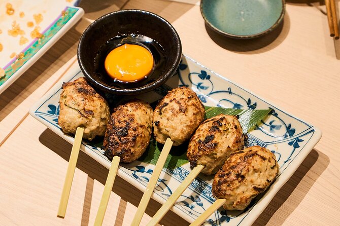 Kyoto: Guided Food Tour with 12 Dishes & 3 Drinks - Pace and group size for a comfortable 3-hour evening
