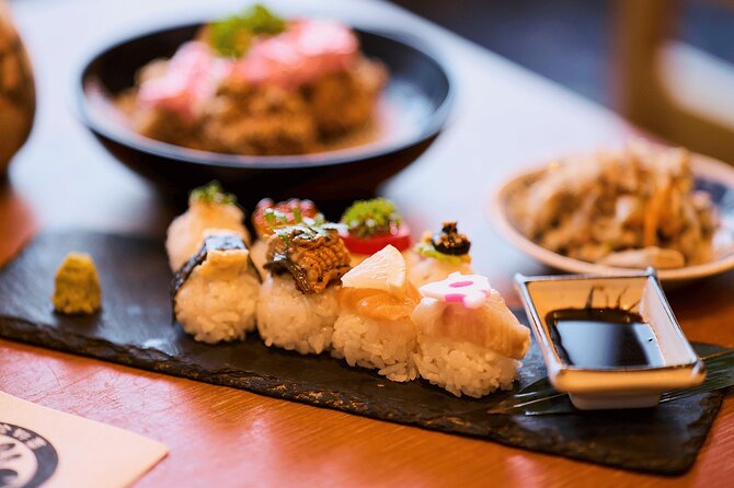 Kyoto: Guided Food Tour with 12 Dishes & 3 Drinks - Getting started near Shijo Ohashi, and why the meeting point matters