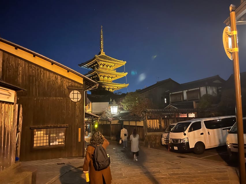 Kyoto: Half-Day Private Guided Tour to the Old Town of Gion - Yasaka Shrine and the 7th century anchor in Gion