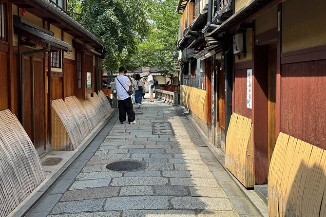Kyoto: Half-Day Private Tour Gion Geisha Districts & Kiyomizu - Gion Shirakawa Stream Walk and Quiet Bridge Views
