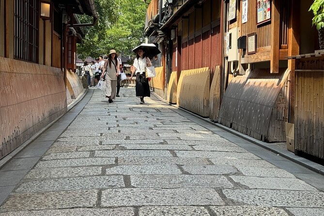 Kyoto: Half-Day Private Tour Gion Geisha Districts & Kiyomizu - Gion Hanamikoji: Machiya Streets and Respectful Geisha Spotting