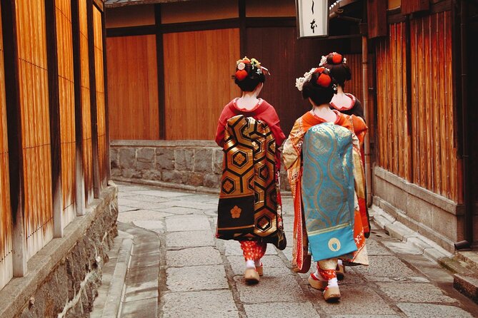 Kyoto Higashiyama Walking Private Tour - Hanamikoji Street and the chance to spot geisha or maiko
