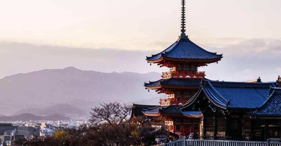 Kyoto: Historic Higashiyama Walking Tour - Fushimi Inari Taisha and Senbontorii: More Than the Postcard Torii