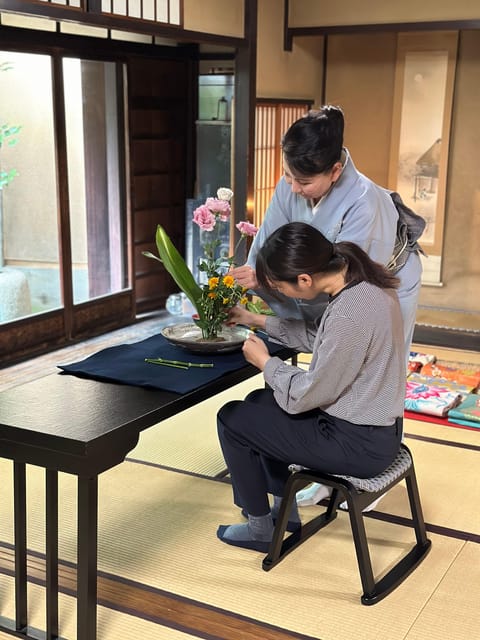 Kyoto: Ikebana (Japanese Flower Arrangement) - The 1462 Kyoto origin story you get before you touch the flowers