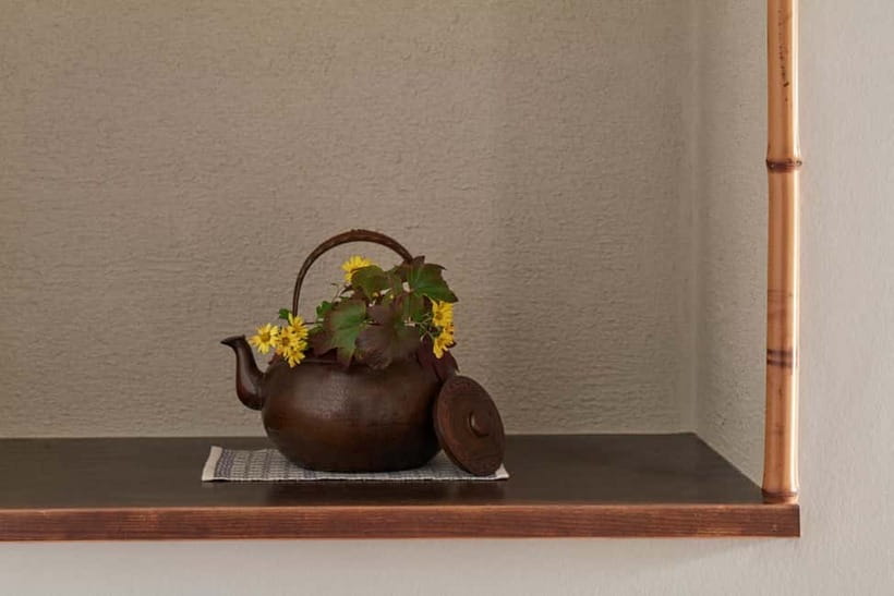 Kyoto: IKEBANA Private Program : enjoy the view of Kyoto! - Antique tools, needle point holder, and making 5 to 6 styles
