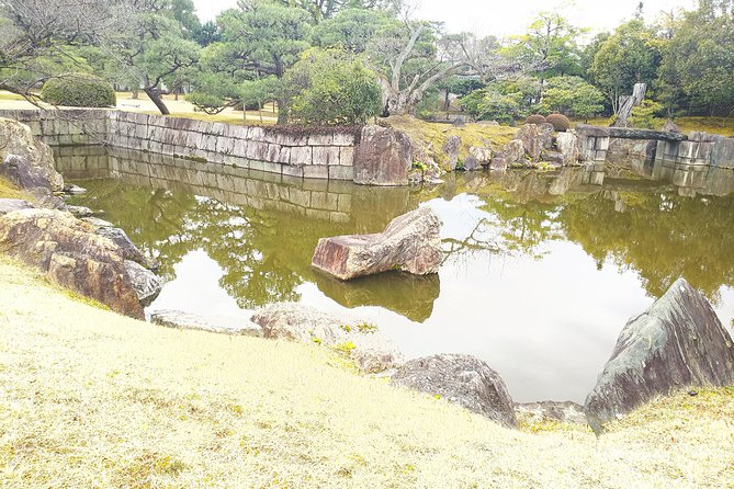 Kyoto Imperial Palace and Nijo Castle Walking Tour - Nijo Castle: Shogun Power, 1,000-Plus Paintings, and Castle Time