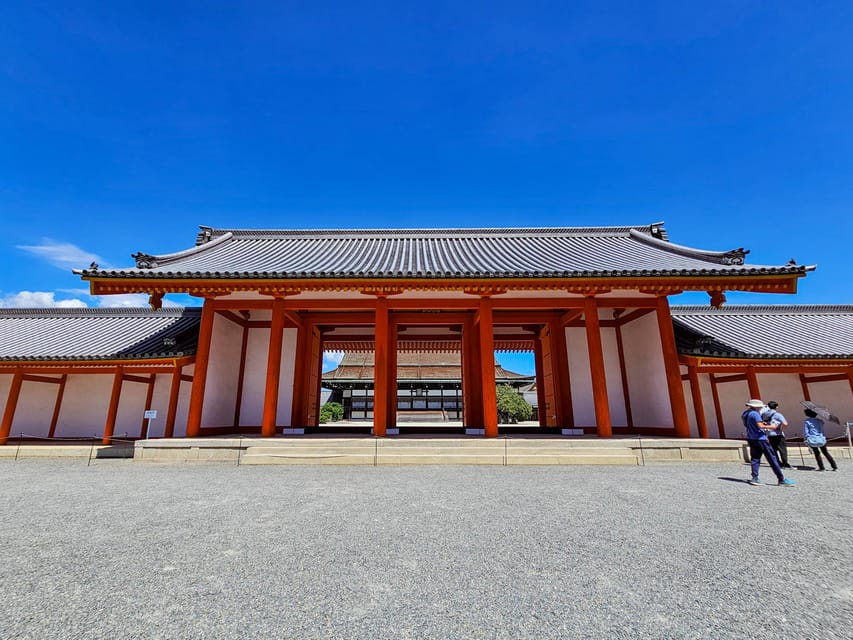 Kyoto: Imperial Palace & Nijo Castle Guided Walking Tour - How the guide makes a 3-hour tour feel longer