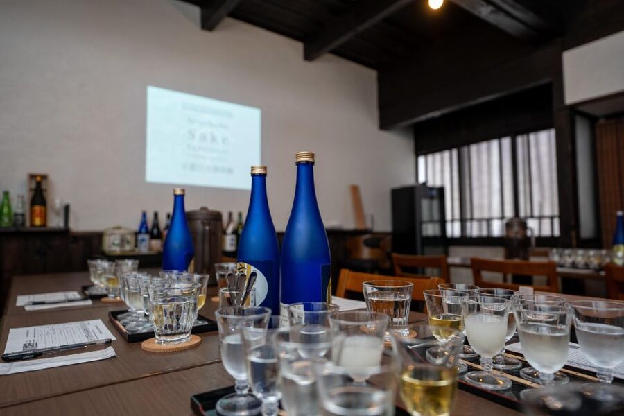 Kyoto: Insider Sake Experience with 7 Tastings and Snacks - Hot Or Cold, and How to Order Like You Mean It