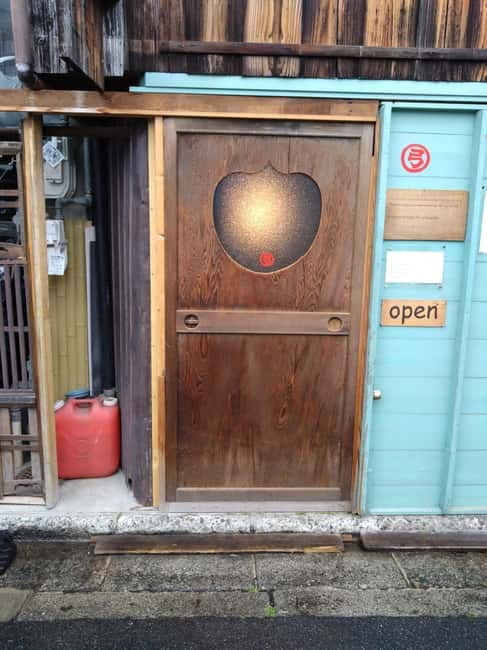 Kyoto: Japanese Archery Workshop with Experienced Instructor - The Kyudo sequence: stance, bow hold, and controlled shooting