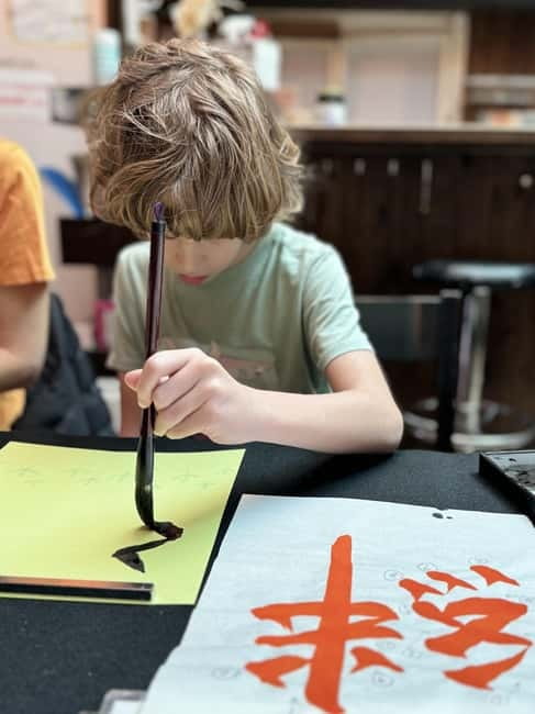 Kyoto: Japanese Calligraphy Workshop - Instructor attention in a group of 10: what makes it work