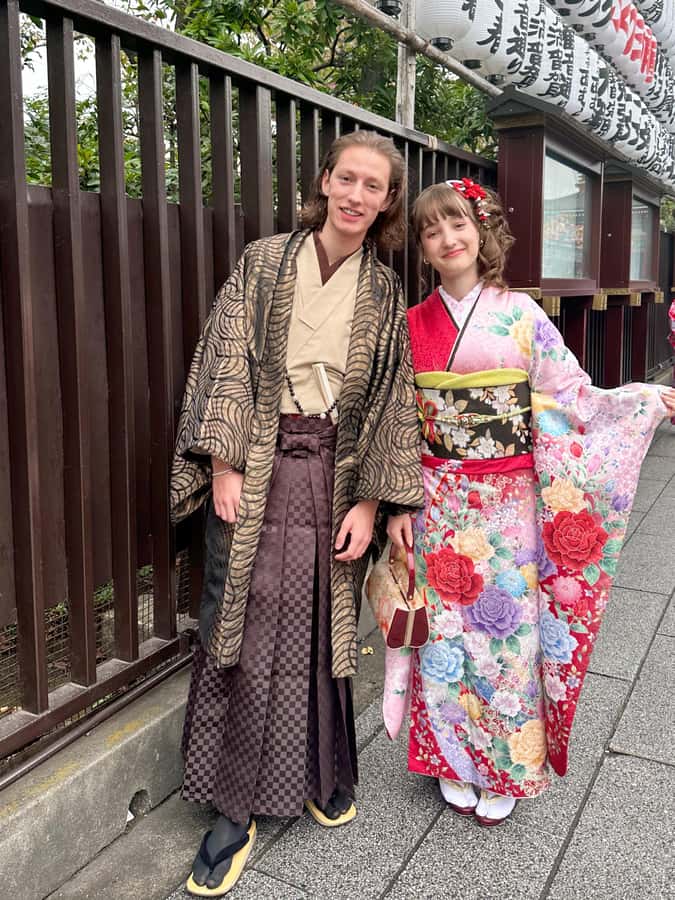 Kyoto: Kimono Rental Traditional Experience at Wargo in Gion - First, You Pick Your Kimono Look at WARGO in Gion
