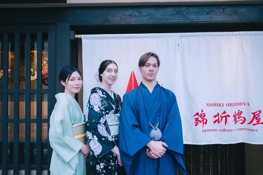 Kyoto: Kimono Tea Ceremony at Orizuruya Gion - Choosing Your Kimono (Over 200 Designs) and Getting Dressed Like a Pro