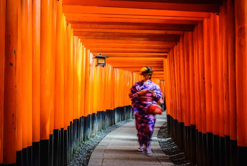 Kyoto: Kiyomizu-dera, Fushimi Inari & Gion Geisha District - Finding Roberto at Kyoto Station, then heading out fast