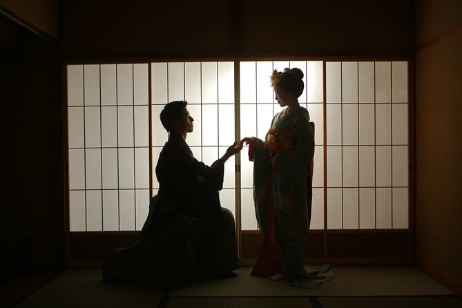 Kyoto Kiyomizudera Temple: Maiko and Samurai couple plan - Photo package details: USB, book, calendar, and why it beats random souvenirs
