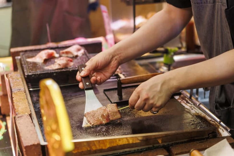 Kyoto: Local Food Tasting Tour at the Nishiki Market - Entering Nishiki Market: how the tastings are organized