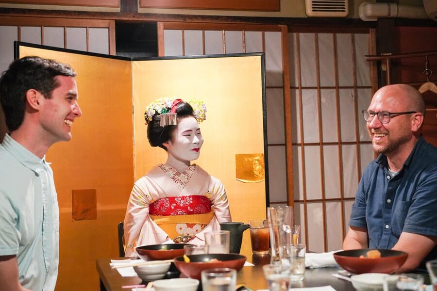 Kyoto: Maiko Dinner in Traditional Restaurant and Tour - Who Should Book This Maiko Dinner in Gion
